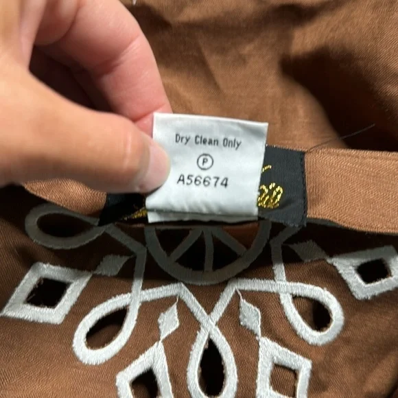 Bob Mackie Wearable Art Brown Embroidered Linen Blouse Size XS - Picture 8 of 8